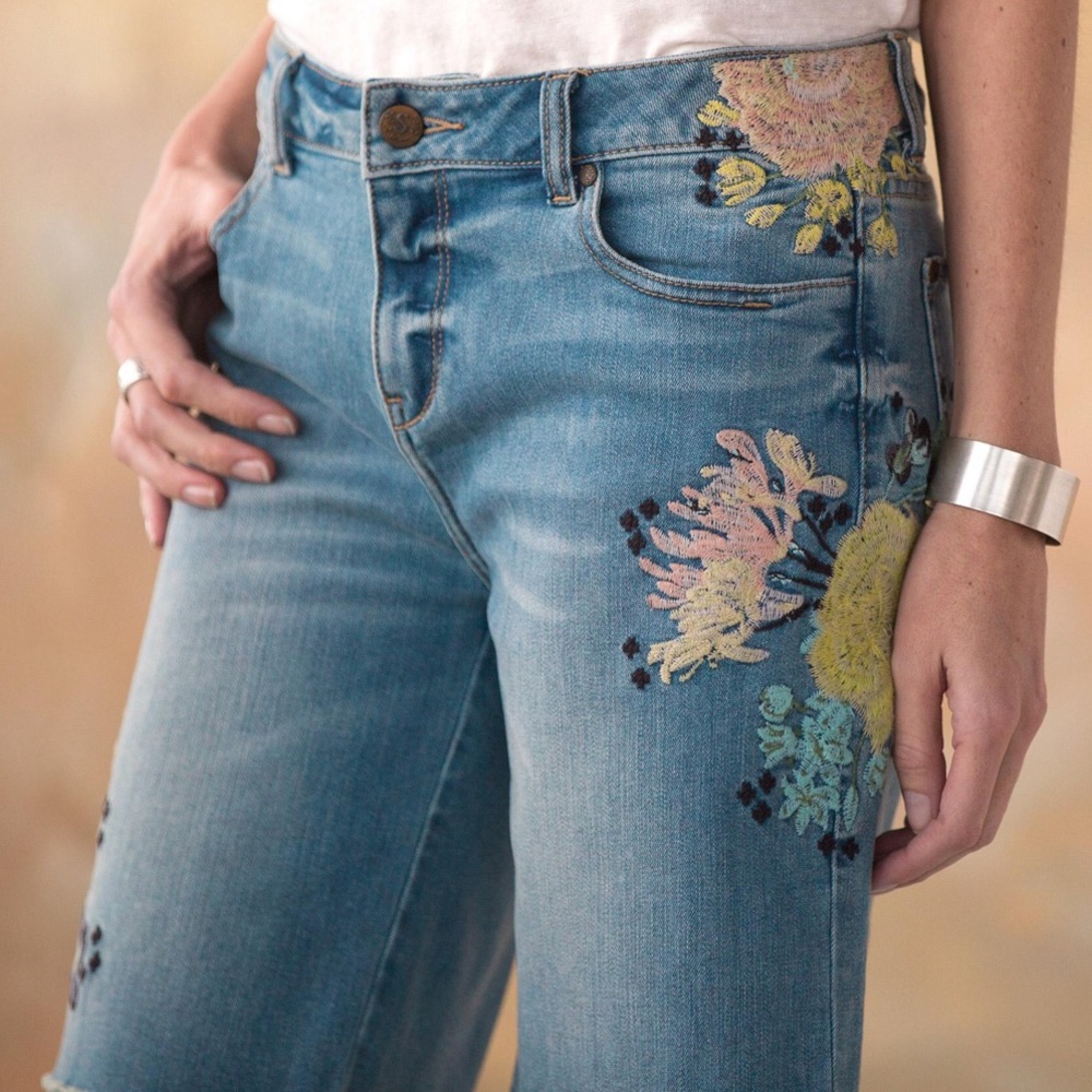 Sundance Lark denim shorts embroidered magnolia fit 28/6 A28